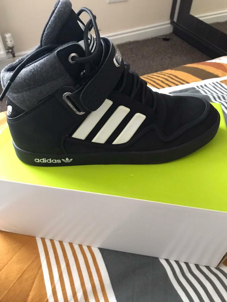 junior green adidas trainers